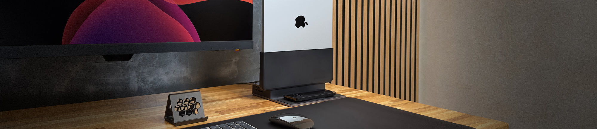 <h1>One Cable </h1><h2> Your Whole Setup </h2>