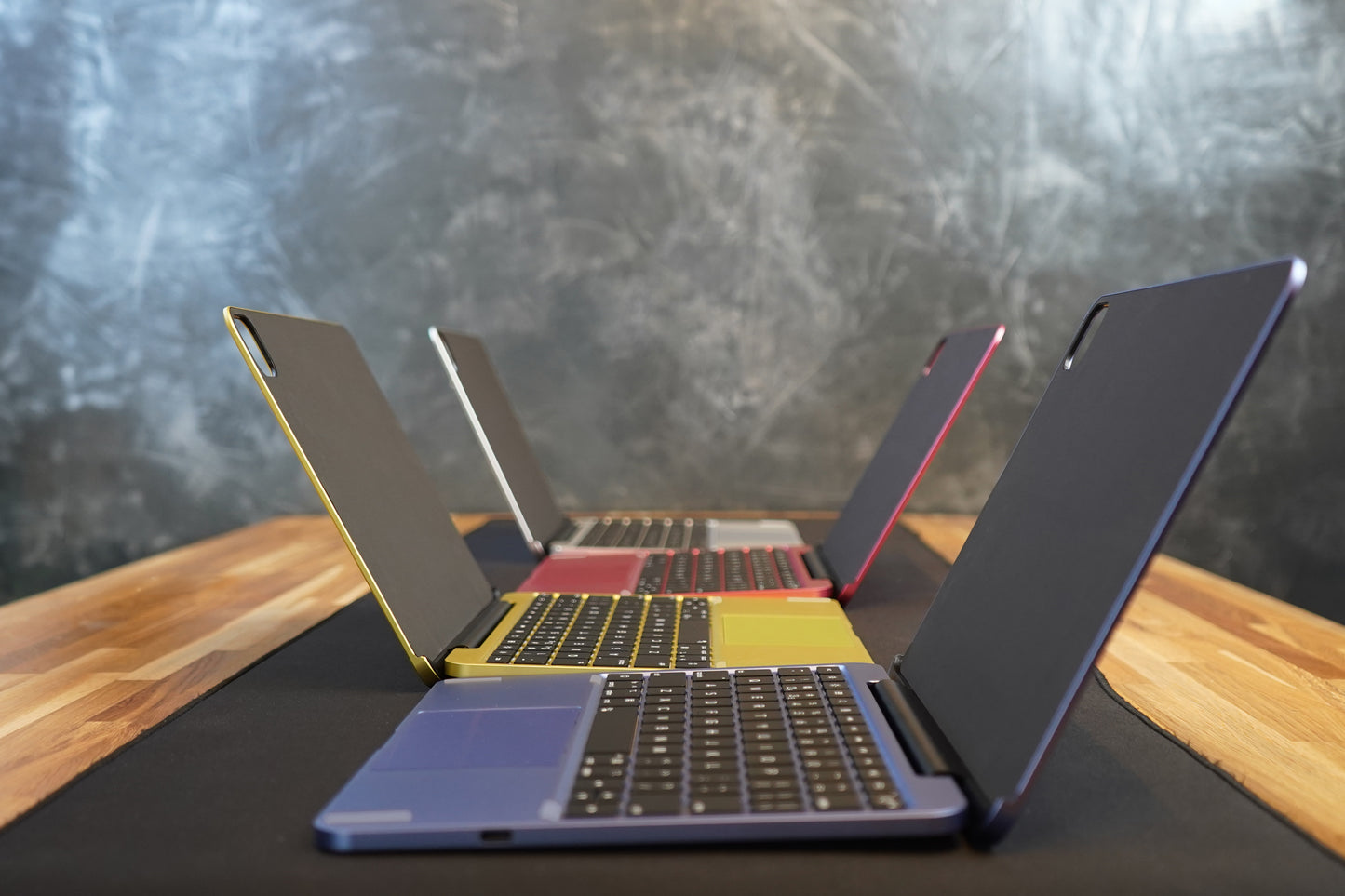 Brydge 11.0 – Aluminum Keyboard for iPad (10th Gen & A16)