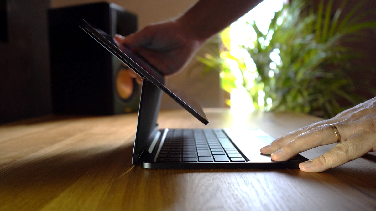 MAX View Hinge - one hinge, every angle